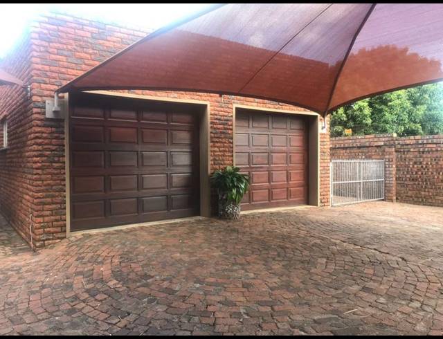 4 BEDROOM HOUSE FOR SALE IN CHROOM PARK